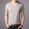 ファッションブランドTシャツの男性ソリッドカラーVネックトレンドストリートウェアトップス夏トップグレード半袖Tシャツ服210629