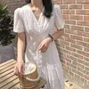 Кружева вылапывает белое вышитое цветочное платье женские моды французская элегантная высокая талия V-образным вырезом Vestidos 210520