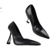 Top Quality Designer Womens Formal Sapatos Moda Pointed Leather High Saltos de Patente Patente Boca Raso Advanced Elegance Womens Matching Shoebox Tamanho 35-41