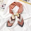 2021 Elegant Geometri Print Square Scarf Women Bandana Hårband Lady Head Wraps Kvinna Sjal Fashion Neckerchief