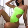OMSJ Sexy Fluorescent Vert Creux Out Body Slim Solide Sans Manches Moulante Globale Néon Streetwear Mujer Entraînement Combishort 210517
