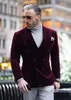 One-stews Business Casual Red Wine Velvet Tuxedos Double Breasted Custom Made Slim Suit Fit Groom Party Coat Skräddarsydd arbetskläder