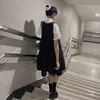 スタイルの女性カジュアルスクエアカラードレスファッションノースリーブブラックベストドレス女性の折りたたみ日本のプルオーバールーズドレス210527