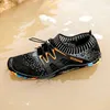 Chaussures en amont de grande taille tissu en maille respirant natation en plein air pieds nus chaussures de plage eau Aqua chaussures baskets hommes Y0714