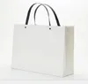 Sac cadeau d'affaires 17*25*9cm sac en papier Kraft blanc noir avec poignée pour vêtements chaussures Shopping