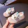 Niedliche Baby-Kleinkindschuhe mit Gelee-Sohle, Baby-Cartoon-Farbverlauf, weicher Boden, atmungsaktive Mesh-Schuhe 210713