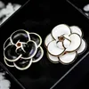 Pins broszki koreańskie wysokiej jakości luksusowe camellia duże pinki broszce kwiatowe kobieta boutonniere prezent biżuteria 9582119