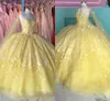 2023 Robes de Quinceanera en dentelle jaune avec capuchon en tulle perles spaghetti sans bretelles à lacets robes de bal robe formelle douce 15 16258i