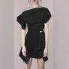 여름 여성 활주로 2 개 세트 섹시한 패션 검은 껍질 벗은 어깨 셔츠 탑 + 구슬 장식 불규칙한 치마 세트 210514