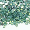 gemas de vidro verde