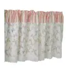 Le rideau drape une large application lavable et résistante à l'ombre de la chaleur.