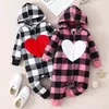 enfants Barboteuses filles garçons Saint Valentin Coeur d'amour Barboteuse à capuche bébé bambin plaid Combinaisons Printemps Automne mode Boutique bébé treillis Vêtements d'escalade