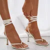 2021 Summer Women Sandals Narrow Band Vintage Square Toe High Heels Cross Strap Thong Sandals Women V Shape Design Shoes Women X0526