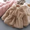 Veste en peluche à capuche pour filles Vestes pour enfants Veste chaude pour enfants Garçons Vêtements d'hiver pour bébé Veste moelleuse Manteau en plein air Cravate Bow 211023