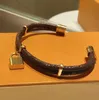 Vários estilos Marca Braceletes Jóias de Luxo Mulheres Couro Unisex Designer Snap Braceltes Padrão Casal Pulseira Moda 886