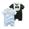 Baby rompertjes boog peuter jongen jumpsuits gentleman zuigeling romper katoenen meisje ontwerper klimmen kleding zomer baby kleding 2 kleuren DHW3983