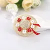 Koreanska Fashion Hat Brosch Creative Flower Bow Broscher för kvinnor Emalj Pins Smycken Tillbehör