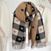 S2634 nouveau hiver femmes Plaid écharpe coeur glands doux tricoté Double Face Patchwork couleur cou chaud Scaves