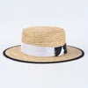 chapeaux de plage blancs