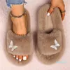 Luksusowe kapcie Kobiety Fluffy Flip Flops Cyrkon Butterfly Faux Fur Platform Slajdy Designer Sandals Buty