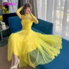 蛍光黄色のメッシュ糸の気質ケーキのドレスの女性ポリエステル210416