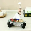 Vilaad 26 cm in resina chef tenuta piastra di frutta figurine moda creativo casa ristorante tavolo decorazione persone miniatura ornamento 211105