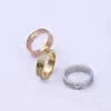 Amantes del anillo de acero de titanio 316L Tamaño de los anillos para mujeres y hombres joyería de diseño de lujo SIN caja4361795