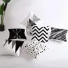 36 färger Geometrisk blomma vågkudde Svart Vit Striped Tryckkudde Väska Väska Pillowcovers Heminredning lla9050