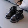Bjyl Kids Schuhe für Mädchen Martin Stiefel Baby Jungen Kinder Mode Booties Leder Weiche Unterseite Rutschfeste Kleinkind Mädchen 210914