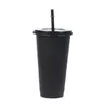 マグカップ710mlの黒い白いストローカップ蓋付き色チェンジコーヒーカップ再利用可能なカッププラスチックタンブラーマット仕上げコーヒーマグ
