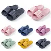 Sommar tofflor Slides skor D42 Män Kvinnor Sandal Plattform Sneaker Mens Kvinnor Röd Svart Vit Gul Slide Sandaler Trainer Utomhus Inomhus Slipper 36-45