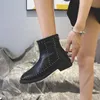 أحذية اللباس 2022 الخريف الأسود دراجة نارية الأحذية مربع رئيس برشام صغير الكاحل الإناث تنوعي الاتجاه X501