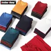Jesień Męski Dekolt Cienki Sweter Wełny Klasyczny Styl Solid Color Business Casual Pullover Męskie ubrania marki 211006