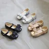 Kinderschuhe Prinzessin Schulschuhe Gold Silber Schwarz Kinder Leder Party Kleid Flache kleine Mädchen Schuhe Baby Casual Sneaker X0703