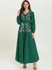 9015 vestido de mujer grande digno de moda verde nacional bordado con cuello en V ocio árabe