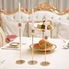 キャンドルホルダー3ピースの高級ヨーロッパの金属のシンプルな金色の結婚式の装飾バーパーティーリビングルームの装飾ホームローソク足
