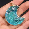 Handgjord Moon Shaped Gold Plated Multi Colored Raw Stone Pendant Titan Coated Natural Rough Crystal Gemstone Quartz Crescent Healing Point Protection Charms