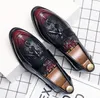 Stijl Vintage Casual Designer Mannen Schoenen Leer Hoge Kwaliteit Formele Jurk Loafers Business Wedding Tassel Brogue Luxurys Shoe