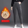 春の秋冬のCordurooyのハーレムパンツ女性のファッションの肥厚のカジュアル韓国の緩いハイウエストのズボンのプラスサイズ210925