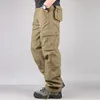 Hombre Pantalones de carga para hombre Multi Multi Bolsets Militares Grandes Tamaño 44 Pantalones tácticos Hombres Outwear Ejército Holgura recta Pantalones largos