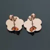 Top qualité en acier inoxydable oreille Stud Hip Hop fleur goujons boucles d'oreilles lettre timbre or argent Rose boucles d'oreilles pour femmes fête de mariage cerceau en gros