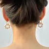 Par de pendientes de aro Huggie de perlas naturales para mujer, pendientes de corona de círculo redondo de lujo de acero barroco, joyería fina