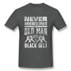 T-shirts Gammal man Svart bälte Födelsedag Karate Apparel Fathers Day Gift T Shirt Kvinna