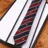Herrslipsmärke sidengarnfärgad i klassisk stil Slipsar lyxiga bröllopspresentask slipsar