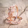 2 pezzi set di anelli di nozze di lusso per donne set di anelli di pietra di zircone taglio rotondo lucido anelli di gioielli in cristallo di colore oro rosa1305280