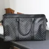 Bolsas de ombro de couro masculinas Ao ar livre Fitness Esportes Viagem de negócios Lazer Saco de viagem Ambiente simples Bolsa de mão xadrez Moda Moda Moda de rua Mochila masculina de bolinhasmm4l