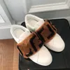 2022 Kadın Kısa Çizmeler Peluş Topuklu Terlik Üst Düz Alt Eğlence Ayakkabı Düşük Tüp Yuvarlak Ayak Tasarımcısı Kış Kar Boothing Toptan