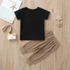 Zomer Kinderen Sets Casual Korte Mouw O Neck Letter T-shirt Bruin Broek 2 stks Meisje Jongens Kleding 9 M-5T 210629