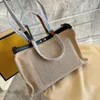 2021 Nuevos bolsos de temperamento bolso Summer Straw bolso tejido a mano lafite perforado cl￡sico cuadrado tornlock de alto capacidad274a