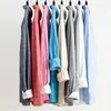 Herren-Hemden mit Standard-Passform, langärmelig, aus Leinen und Baumwolle, mit einer aufgesetzten Tasche, Knopfleiste, für den Sommer, dünner Atem, solides Freizeitoberteil, Hemd 210410